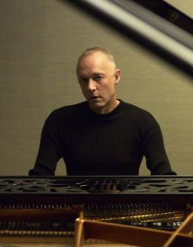 Mike Thorne playing piano